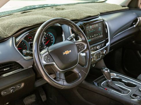 Used 2019 Chevrolet Traverse LT w/ LPO, 'HIT The Road' Package AWD/4WD image 10