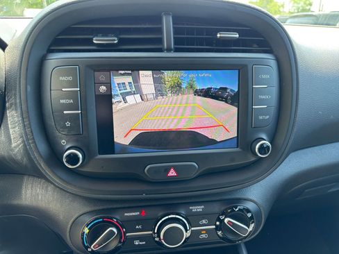 Used 2025 Kia Soul LX w/ LX Technology Package image 22