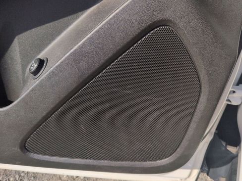 Used 2018 Chevrolet Equinox LT image 28