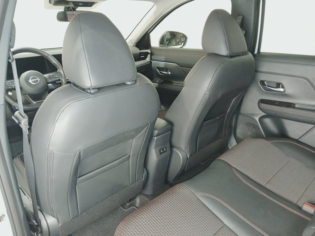 Certified 2025 Nissan Kicks SR AWD/4WD image 14