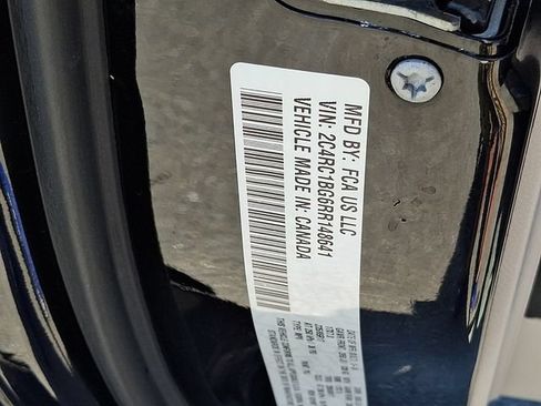 Used 2024 Chrysler Pacifica Touring-L FWD image 30