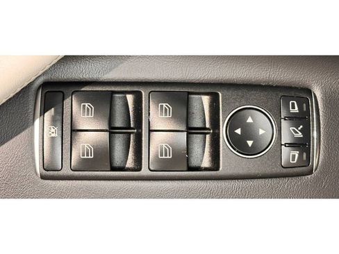 Used 2018 Tesla Model X 100D image 35