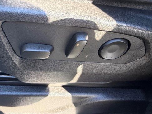 Certified 2024 GMC Yukon XL SLT image 13