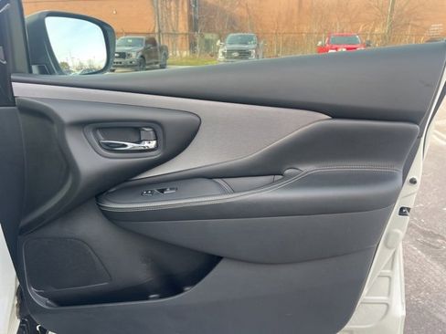 Used 2022 Nissan Murano S image 10