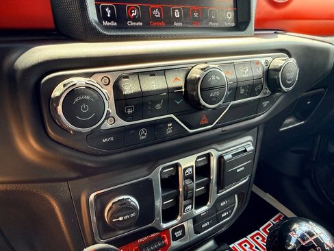 Used 2020 Jeep Wrangler Unlimited Rubicon AWD/4WD image 27