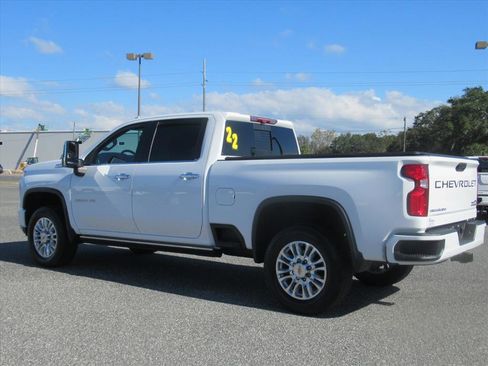 Used 2022 Chevrolet Silverado 2500 High Country w/ Technology Package image 4