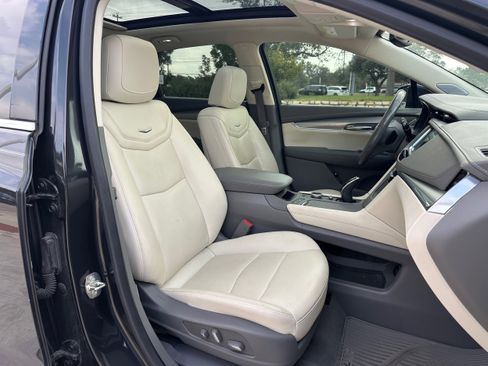 Used 2020 Cadillac XT5 Premium Luxury image 10