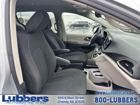 Used 2023 Chrysler Voyager LX FWD image 22