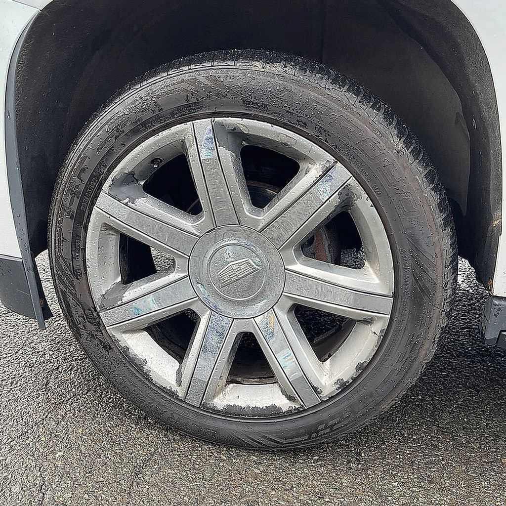 Used 2018 Cadillac Escalade Luxury AWD/4WD image 13