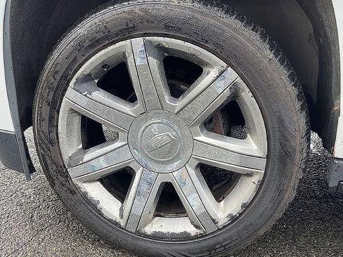 Used 2018 Cadillac Escalade Luxury AWD/4WD image 13