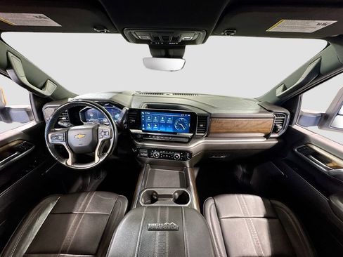 Used 2024 Chevrolet Silverado 3500 High Country w/ High Country Premium Package AWD/4WD image 15