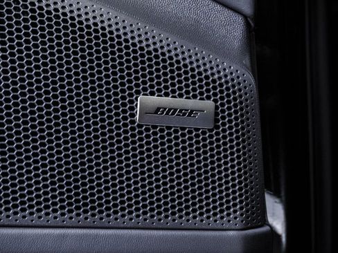 New 2026 Porsche Macan 4 Electric image 27