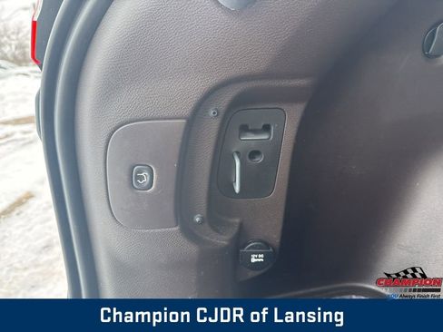 Used 2014 Jeep Cherokee Trailhawk w/ Technology Group image 15