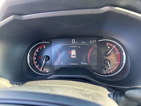 Used 2023 Toyota RAV4 LE AWD/4WD image 8