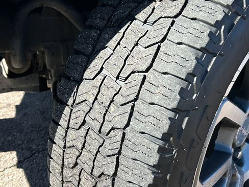 Used 2020 GMC Canyon Denali image 28