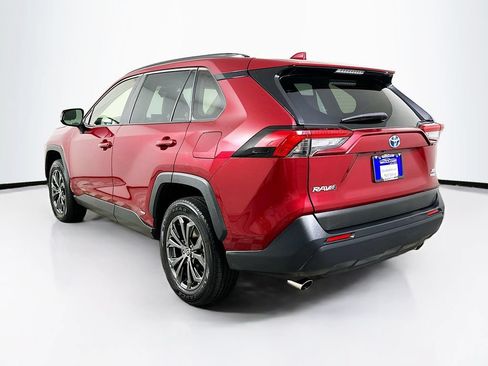 Used 2022 Toyota RAV4 XLE Premium AWD/4WD image 6