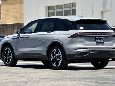 New 2026 Lincoln Nautilus Premier w/ Jet Appearance Package AWD/4WD image 5