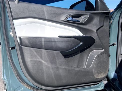 Certified 2025 Chevrolet Trax LT w/ Driver Confidence Package image 22