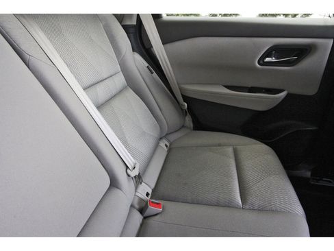 Certified 2024 Nissan Rogue SV FWD image 15