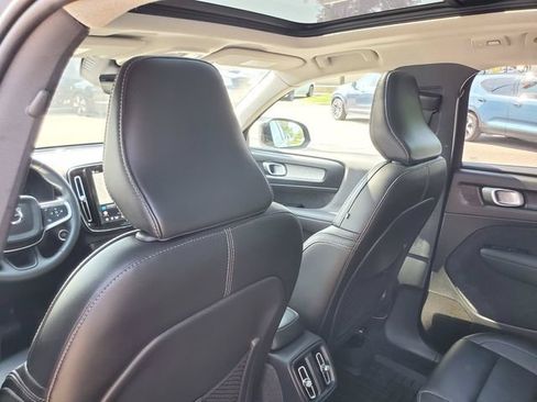 Certified 2023 Volvo XC40 B5 Plus w/ Driver Assist Package AWD/4WD image 28