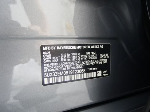 Used 2026 BMW X7 M60i image 28