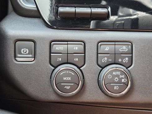 Used 2025 Chevrolet Silverado 1500 High Country AWD/4WD image 20