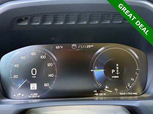 Used 2020 Volvo XC90 T8 Momentum w/ Protection Package Premier image 17