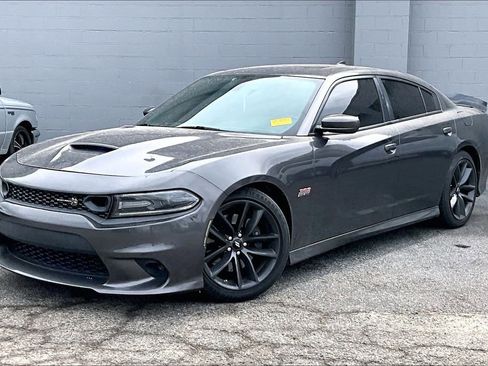 Used 2019 Dodge Charger Scat Pack image 2