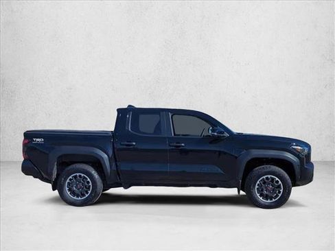 Used 2024 Toyota Tacoma TRD Off-Road image 4