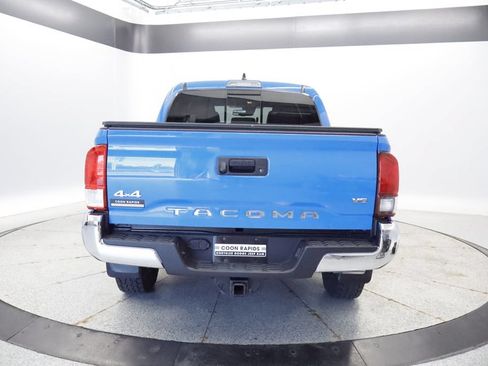 Used 2020 Toyota Tacoma SR5 AWD/4WD image 27