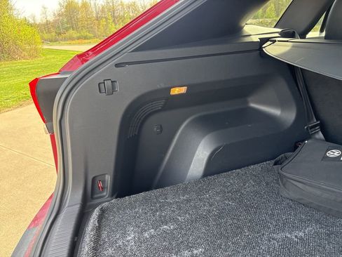 Used 2022 Volkswagen Atlas Cross Sport SE FWD image 48