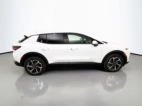 New 2026 Chevrolet Equinox EV LT image 10