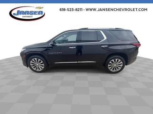 Used 2023 Chevrolet Traverse Premier FWD image 5