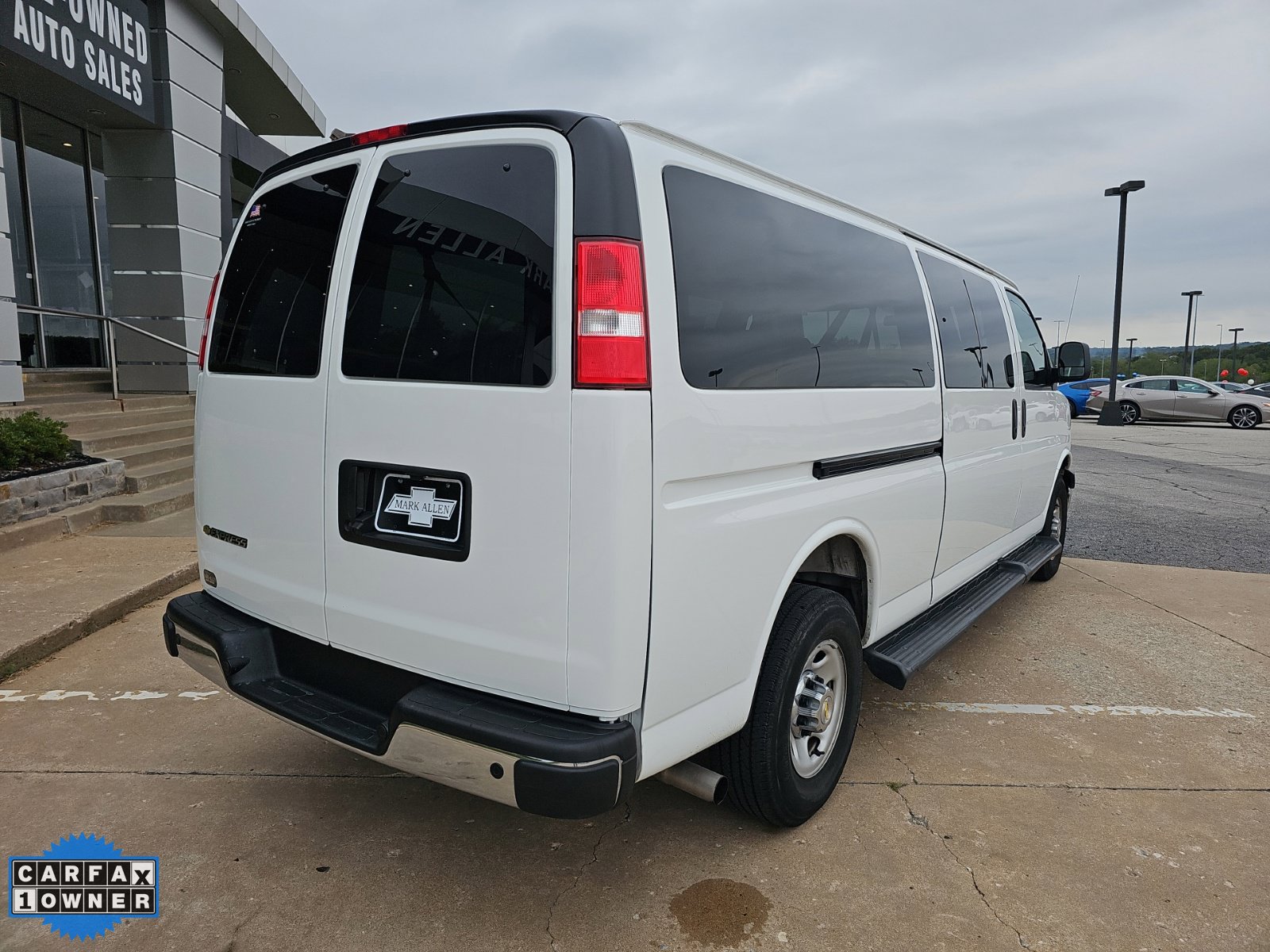 Used 2025 Chevrolet Express 3500 LT w/ LT Preferred Equipment Group RWD image 4
