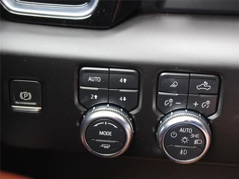 Used 2023 GMC Sierra 1500 Denali Ultimate image 13