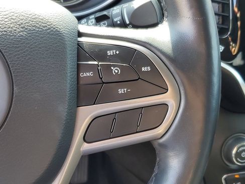 Used 2020 Jeep Cherokee Limited AWD/4WD image 13