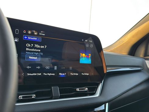 Used 2025 Chevrolet Equinox LT image 21