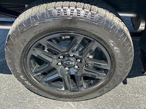 Certified 2024 Chevrolet Silverado 1500 High Country w/ Midnight Edition AWD/4WD image 37