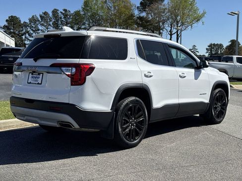 Used 2023 GMC Acadia SLT w/ Technology Package AWD/4WD image 10