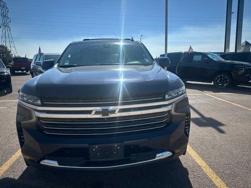 Used 2021 Chevrolet Tahoe LT w/ Luxury Package AWD/4WD image 2