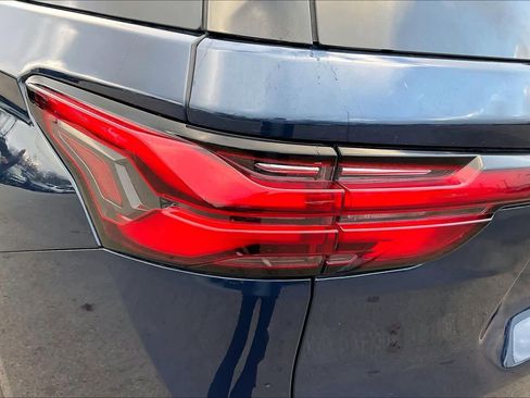 Used 2023 Chevrolet Traverse LT image 27