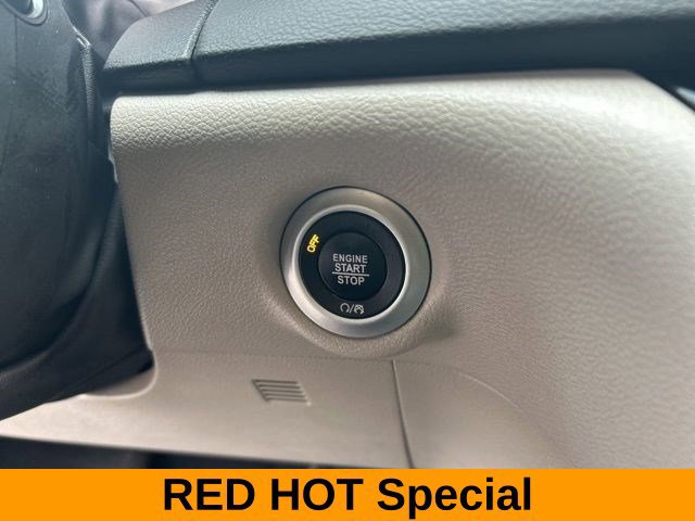 Used 2023 Chrysler Pacifica Touring-L FWD image 19