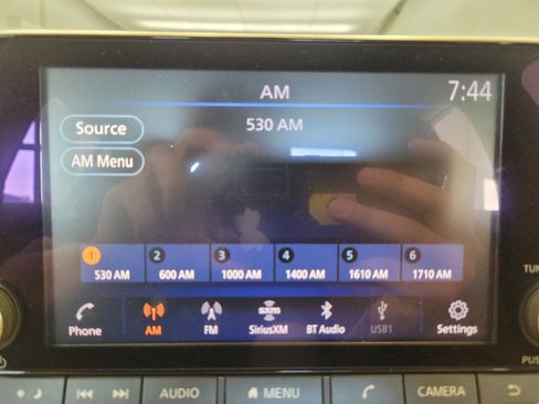 Used 2020 Nissan Sentra SV w/ SV Premium Package FWD image 25