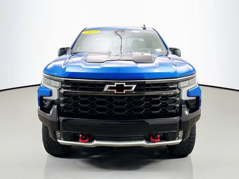 Used 2022 Chevrolet Silverado 1500 ZR2 w/ Technology Package AWD/4WD image 2