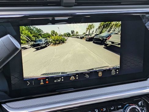 Used 2025 GMC Sierra 2500 Denali w/ Technology Package AWD/4WD image 21