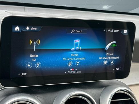 Used 2022 Mercedes-Benz GLC 300 4MATIC image 23