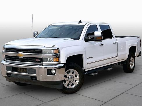 Used 2015 Chevrolet Silverado 2500 LTZ w/ Duramax Plus Package AWD/4WD image 2