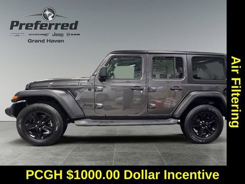 Used 2022 Jeep Wrangler Unlimited Sport image 9