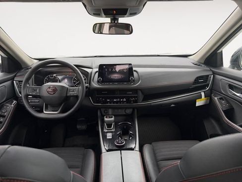 Certified 2026 Nissan Rogue SV AWD/4WD image 6