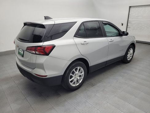 Used 2022 Chevrolet Equinox LS w/ LS Convenience Package FWD image 10